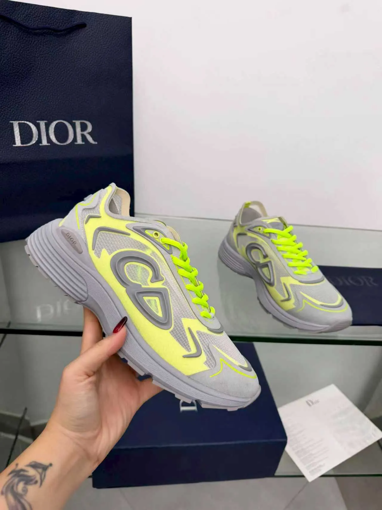 Men's men's shoes pP560! DIOR#B30 COUNTDOWN TECH shoes 1. Inspired by lighter running shoes this season 2. Made of multi-layer transparent nylon upper, full of futuristic feel 3. CD30 rubber logo on the tongue/heel to highlight the brand style 4. Equipped with ultra-light foam midsole for the ultimate comfortable wearing experience 5. The entire series uses WELDED (seamless bonding) technology to ensure durability and lightness 6. Full-size dopamine color matching, perfect choice for couples shoes😜